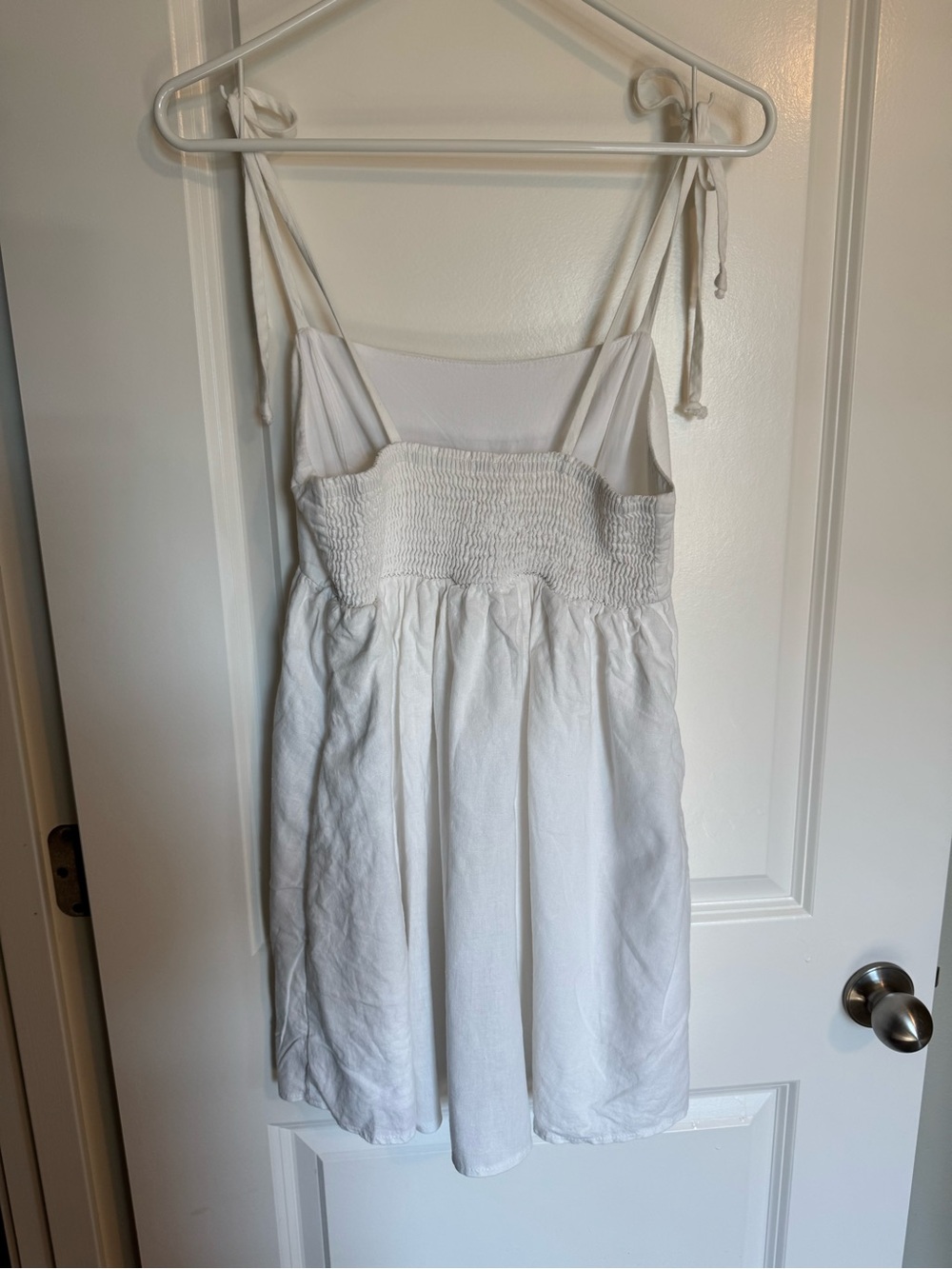 Gretchen Mini Dress in White Linen
SHOW ME YOUR MUMU - Picture 2 of 6